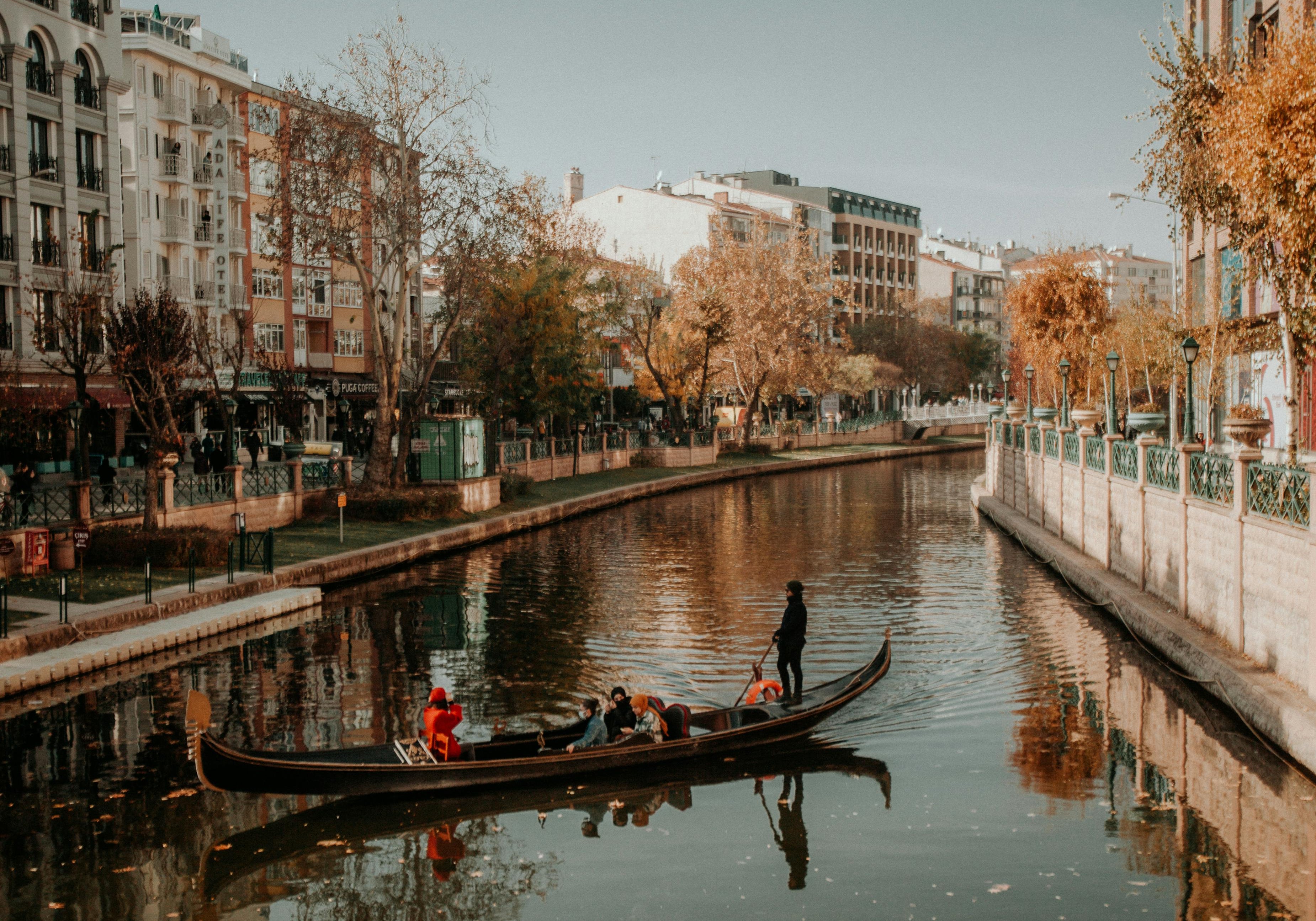 Top 10 destinații de toamnă pentru un weekend prelungit