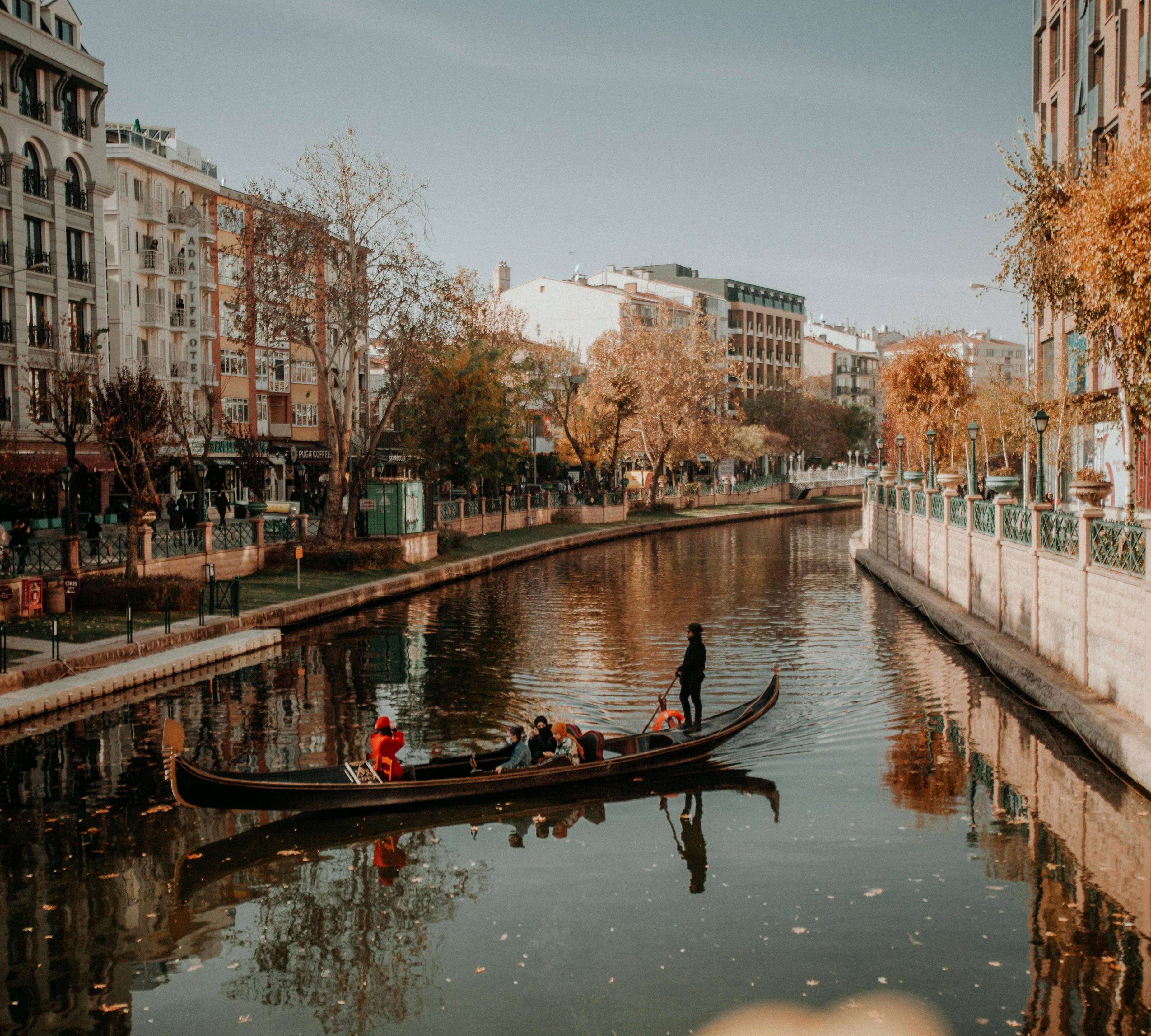 Top 10 destinații de toamnă pentru un weekend prelungit