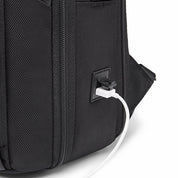 Rucsac laptop 15.6 inch, buzunar pentru tableta, cu iesire la casti si port USB, din poliester, rezistent la apa, buzunar anti furt BANGE BG-S55