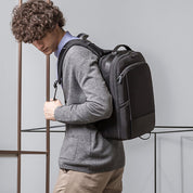 Rucsac laptop 15.6 inch, buzunar pentru tableta, cu iesire la casti si port USB, din poliester, rezistent la apa, buzunar anti furt BANGE BG-S55