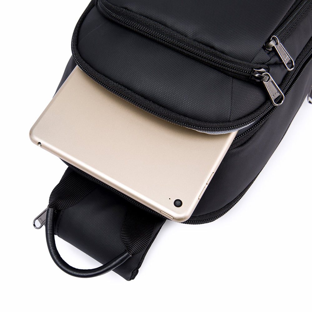 Rucsac crossbody pentru barbati, din poliester rezistent la apa, cu port USB si buzunar antifurt, BANGE BG1911