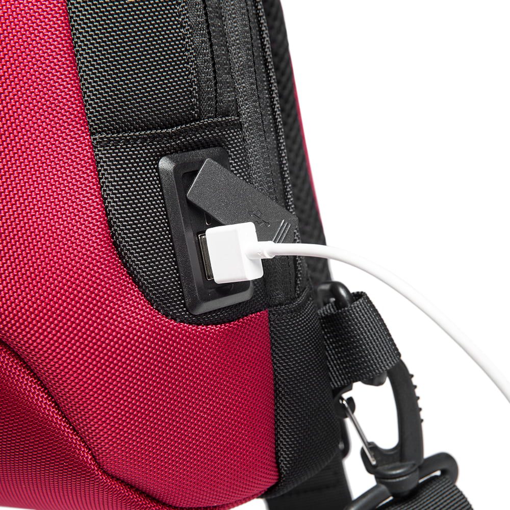 Rucsac crossbody pentru barbati, din poliester este rezistent la stropi, spate moale cu buzunar antifurt, lacat TSA si port USB, BANGE BG22085