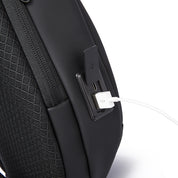 Rucsac mic crossbody asimetric, cu port USB, din poliester este rezistent la stropi, bareta ajustabila stinga dreapta, BANGE BG7306