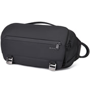 Geanta crossbody, tip rucsac unisex, din poliester este rezistenta la stropi, spate moale captusit cu buzunar antifurt, bareta cu trident si inel retractabil pentru chei, BANGE BG7322