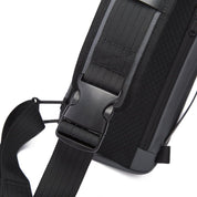 Geanta crossbody, tip rucsac unisex, din poliester este rezistenta la stropi, spate moale captusit cu buzunar antifurt, bareta cu trident si inel retractabil pentru chei, BANGE BG7322