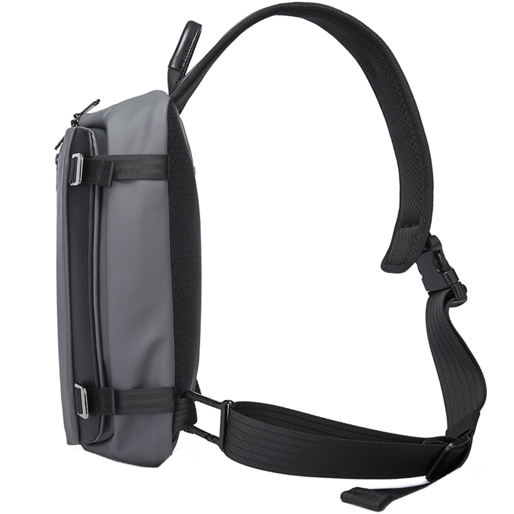 Geanta crossbody, tip rucsac unisex, din poliester este rezistenta la stropi, spate moale captusit cu buzunar antifurt, bareta cu trident si inel retractabil pentru chei, BANGE BG7322
