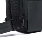 Rucsac crossbody unisex universal, slim si modern, cu port USB, din poliester este rezistent la stropi, BANGE BG77107