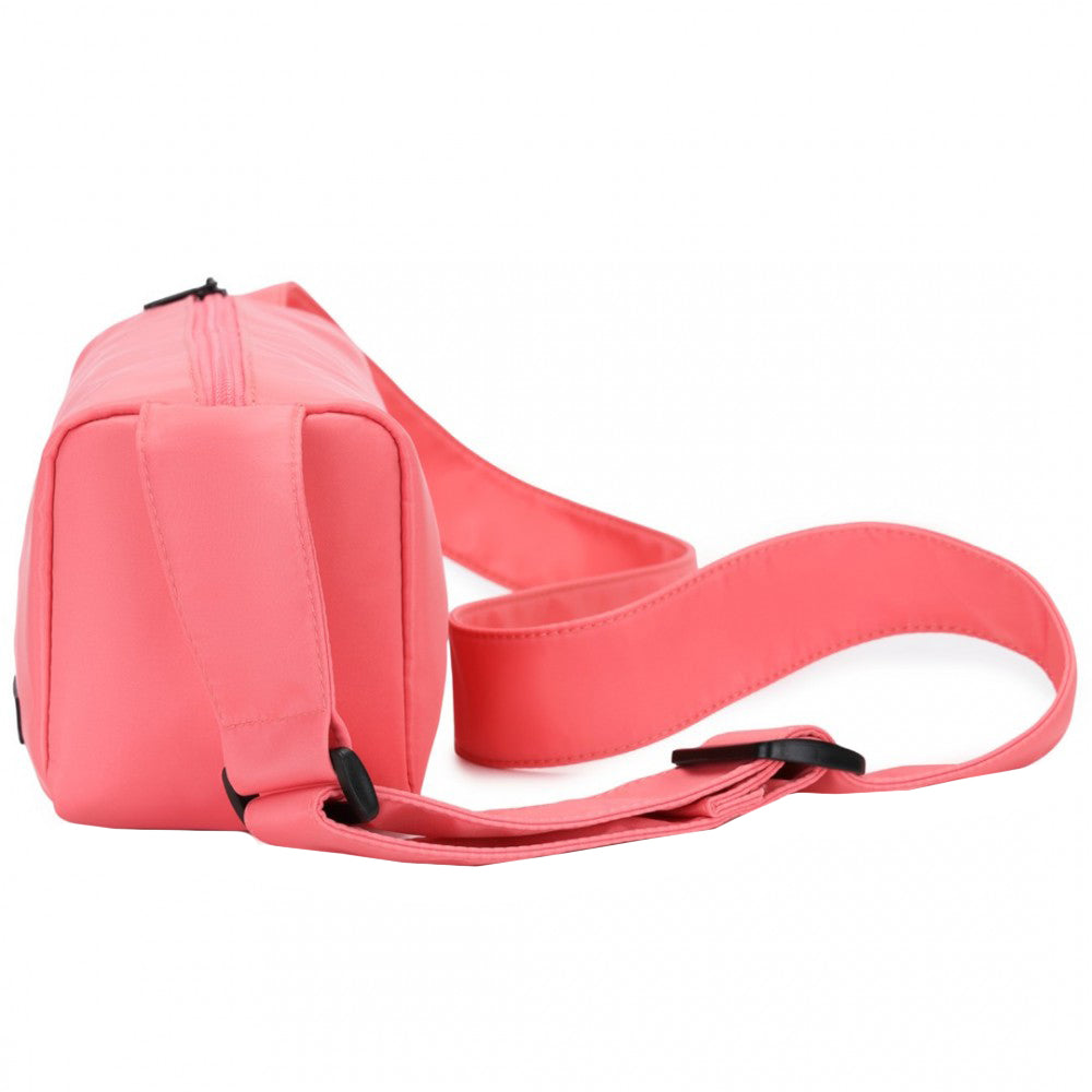 Geanta crossbody pentru dama, model Vintage Chic din poliester este rezistenta la apa, Miss Lulu MSM2425