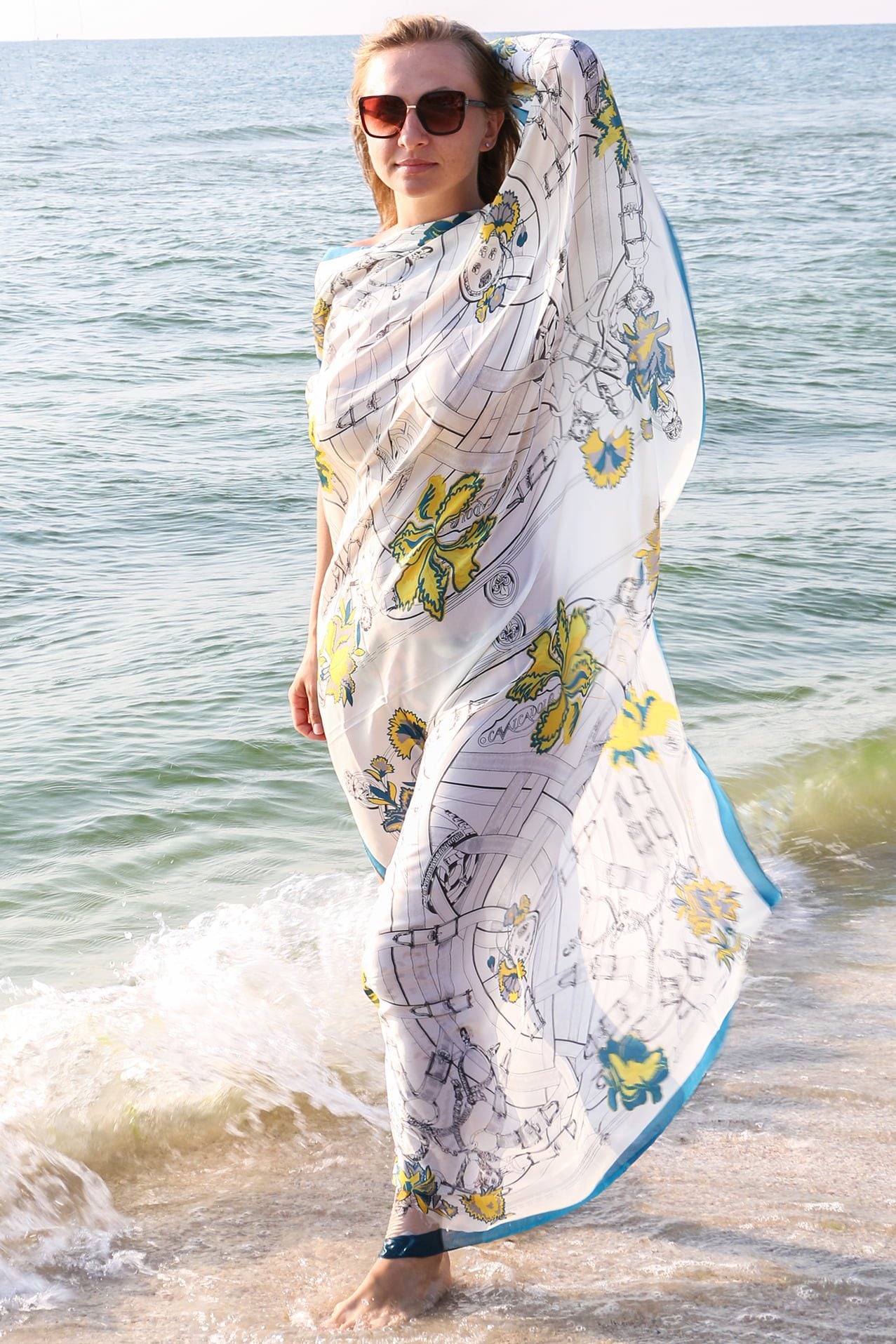 Esarfa dama, supradimensionata, casual eleganta, imitatie Matase, cu Imprimeu Flori si Curele, Hilldi NK12